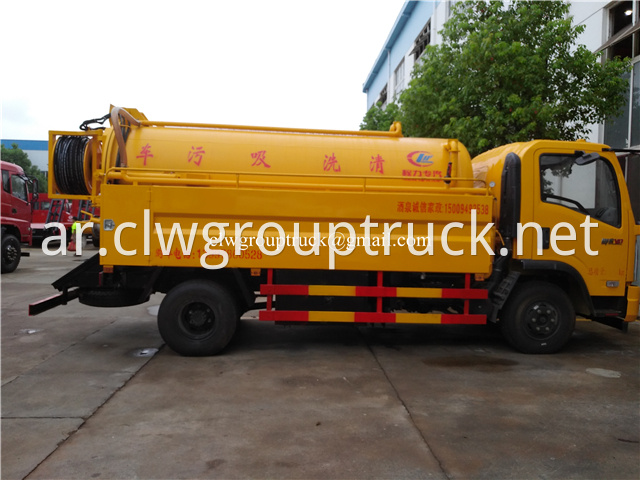 Suction Sewage Truck 3